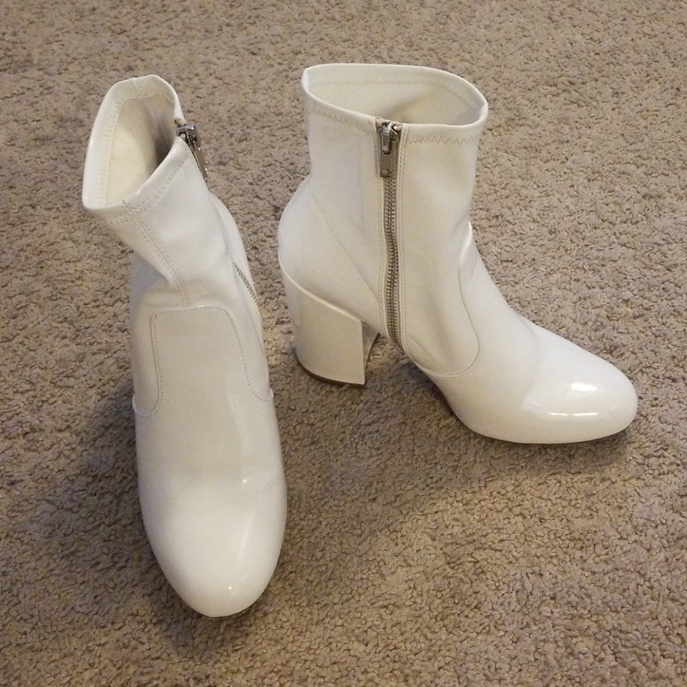 Steve Madden White patent leather size 7.5